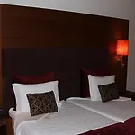 فندق دايتن أوليفيرا دي ازميس