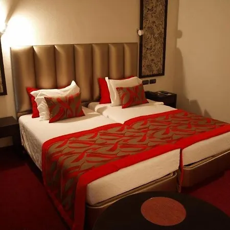 Отель Dighton 4*