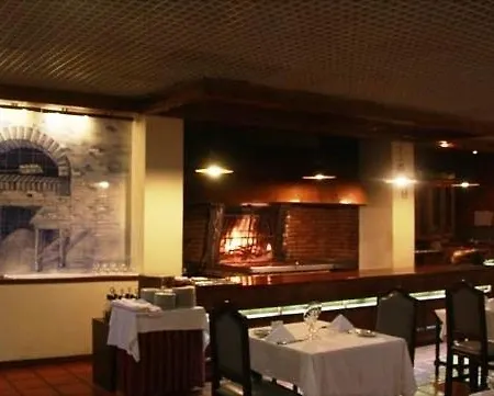 Dighton 4* Оливейра-ди-Аземейш