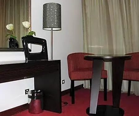 Отель Dighton 4*