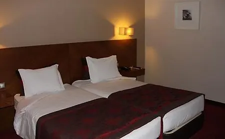 Dighton Otel