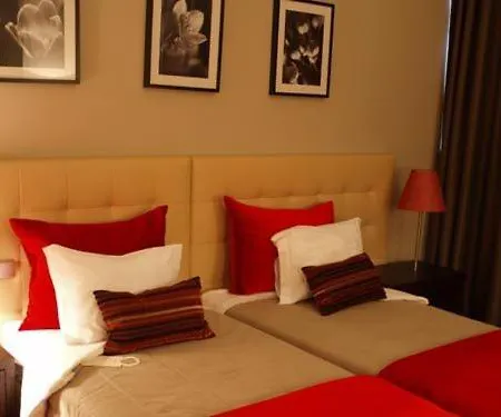 Отель Dighton 4*